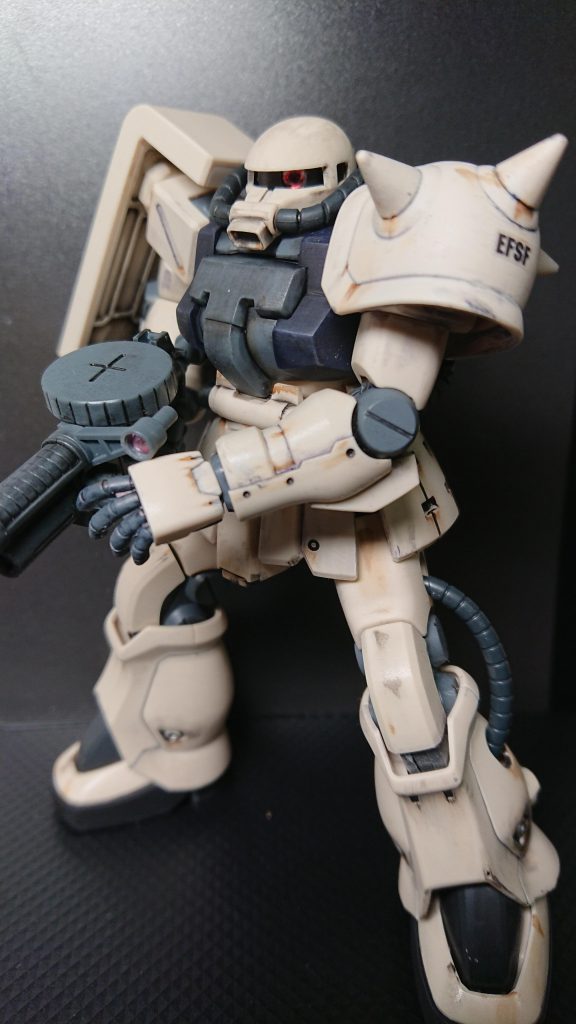 リアルタッチマーカー2.3と同じくリアルタッチマーカーブラウンで鹵獲された後、酷使された感が表現できて満足です。スパイクの合わせ目処理以外はパチ組です。良キットですねF2は