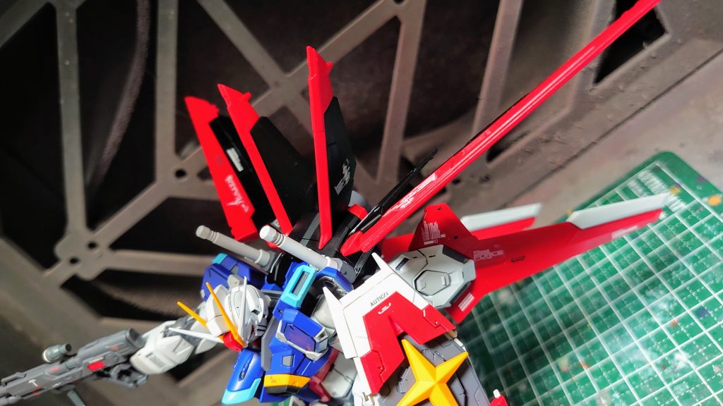 カラーレシピF・・・フィニッシャーズG・・・ガイアC・・・クレオス白 G白サフ→Fファンデーションホワイト→Fオートクリアー赤 Gピンクサフ→Gスクーデリアロッソ→オートクリアー黄 Gイエローサフ→Gピュアイエロ＋Gブライトレッド小→オリジナルの艶消しグレー Gグレーサフ→Gウォームライトグレー→オリジナルの艶消しシルバー G黒サフ→Gプレミアムミラークローム→Fオートクリアー水色 G白サフ→Gサイバーフォーミュラカラー水色→オリジナルの半艶青 Gグレーサフ→オリジナルのブルー→オリジナルの半艶 