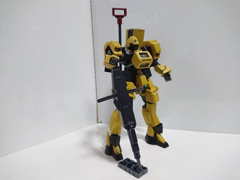 武装1 削岩ブレイカーMSを簡単には粉砕できる削岩機。先端を外してライフルにもなります戦隊のワンダーな追加戦士が持ってたのを見て作りました、主な素材はスカイのキャノン砲です。