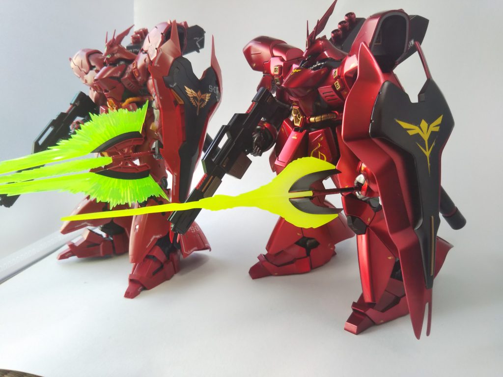 RG(素組)との比較。密度はRGの圧勝だけど、プロポーションはHGの圧勝!(異論は認める)