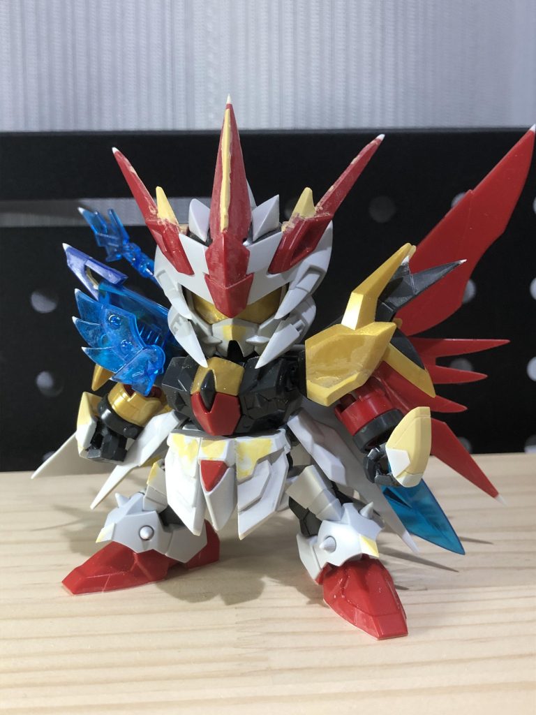 ようやくまとまってきた状態。トゲトゲしさを意識しました。まだこの時は右羽はなし。このまま片翼で行くつもりでした。