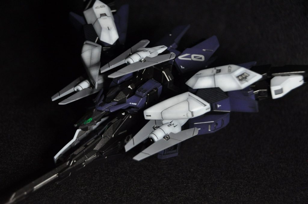 余談ンツ瑛士ウラヌスアーマーはこんな感じ。MS形態では隠れていたリアアーマーのデカールの主張が激しめになるので、偶然にも上手いこと印象が変えられてすごく好きです。