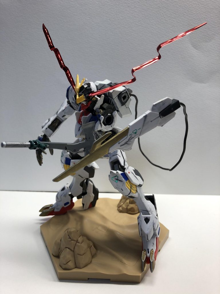 テールブレードはバインド線を使い元より延長しています。メタリックタイ以外は台座を含めつや消しを吹いています。