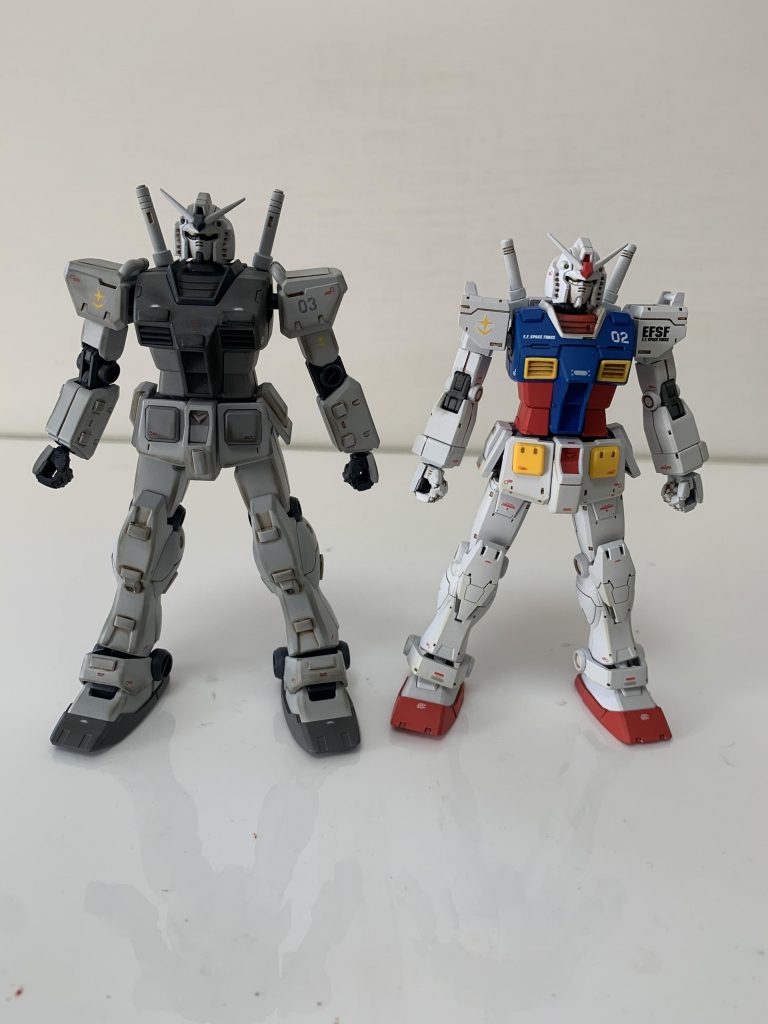 前回制作のoriginガンダムとの比較。一回りデカくなって、マッシブな印象になりました。G-3ガンダムはオーガスタ基地テストベッド機&調整機なので、自分の中ではこれで正解かなと思ってます。