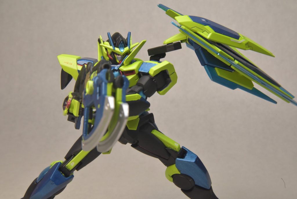 ちゃんとアックスモードからガンモードに変形します。(写真撮影後に軸が折れて二度と変形出来なくなったなんて言えねぇ…)