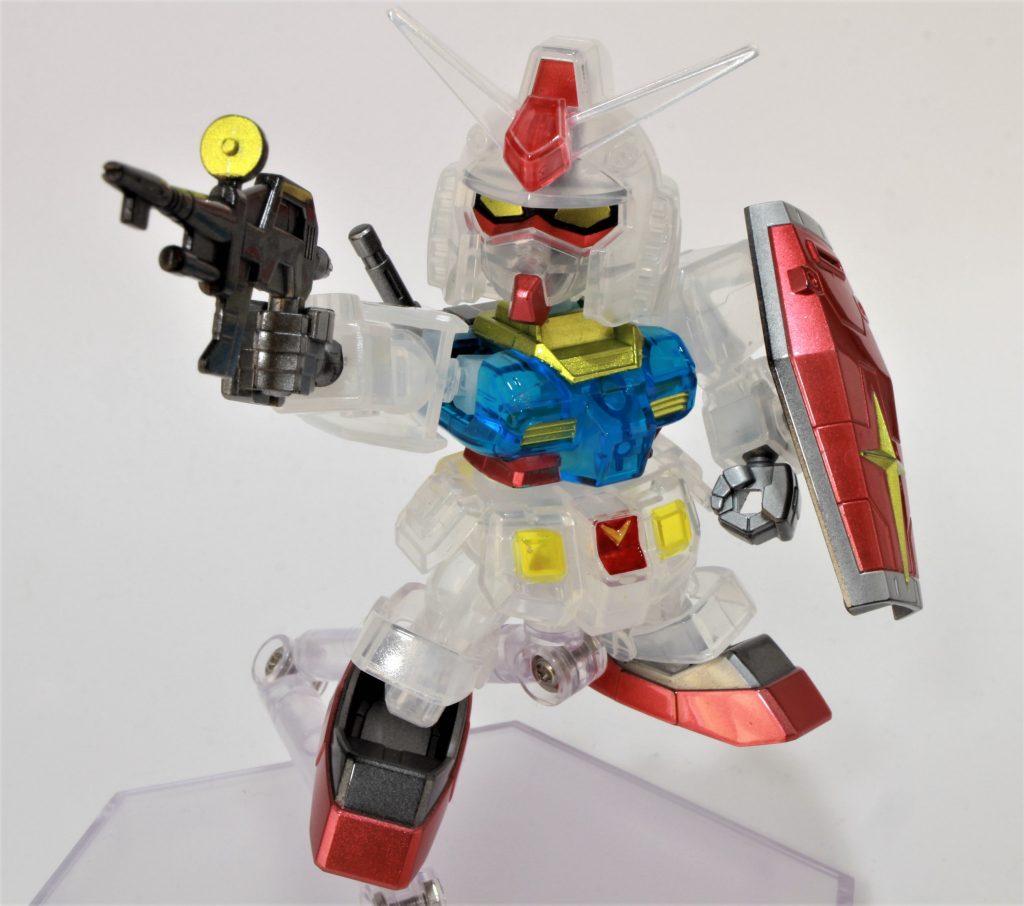 付属のシールは使用せず、目の周りとかも塗装で仕上げています。クリアパーツの透明度はそんなに上がらなかったなぁ…。