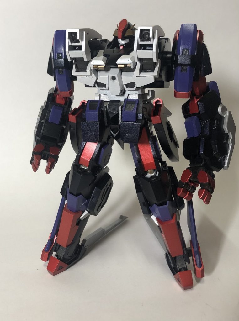 全て装備することでパーフェクトカウル完成!頭部は前回同様差し替えです。