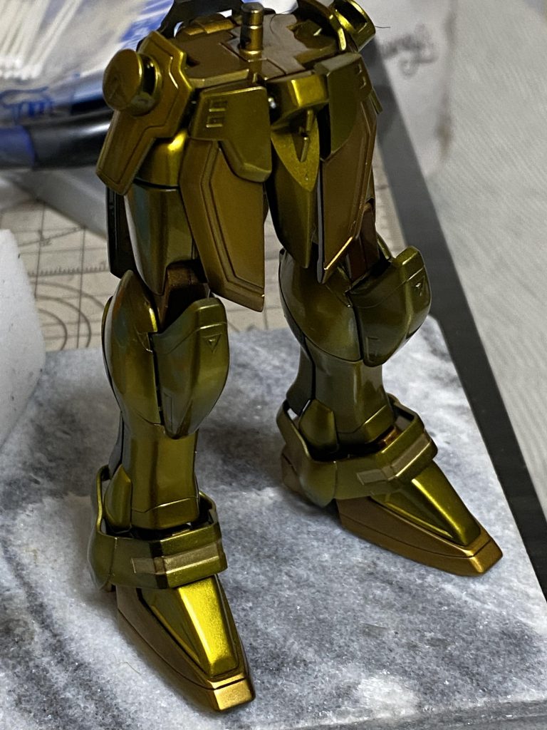 キャンディ塗装が終わった段階ですこれだけ見るとかなりキラキラに見えるのですがウレタンクリアーを吹いた後は全く違って見えますね