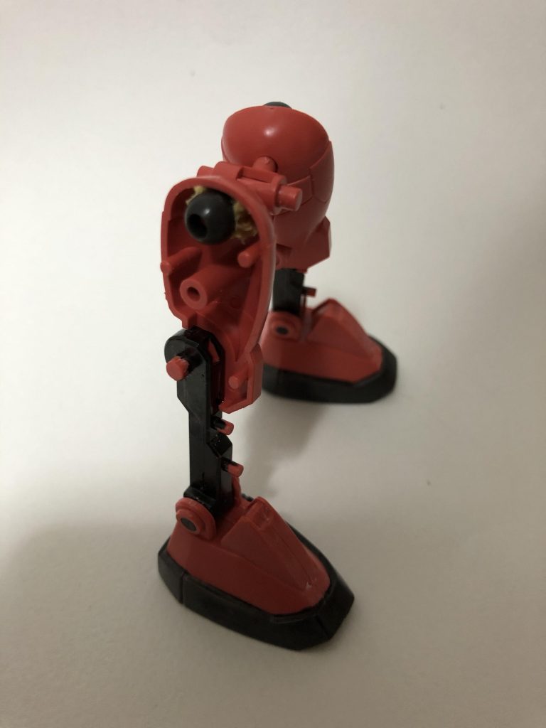 せっかくなので足の付け根にポリキャップを仕込みました。