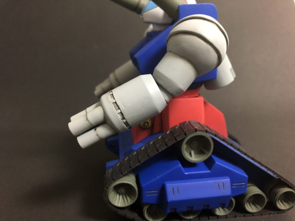 肘がほとんど曲がりません。