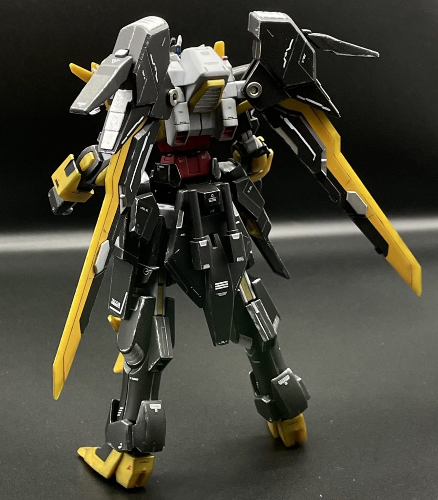 デカールは色んなやつ複合させています。フリューゲルのラインデカールなどは全然違う機体(確かフォースインパルス)のヤツを使いましたがそれなりにマッチしました。