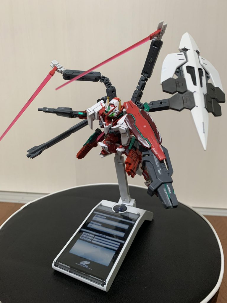 お待ちかねのフル装備です。サブアームカッコ良すぎません?