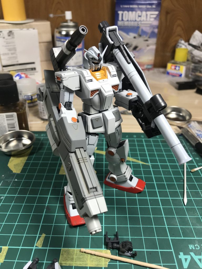 デカールを貼り込む直前です。デカールが無いと少し淡白です。デカールとのバランスなので、この段階では気にしていません。