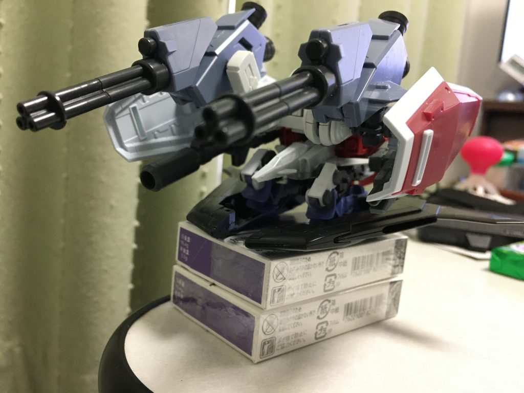 なんとなく形が見えてきて、よし、アーマー形態はGブルにしよう！と思い立った時の写真。ここからの試行錯誤が長かった…TTここまでご覧になってくださり本当にありがとうございます！GUNSTAさん投稿10作目の気合いの入った作品なので、評価やコメントを頂けたら嬉しいです！(๑˃̵ᴗ˂̵) 