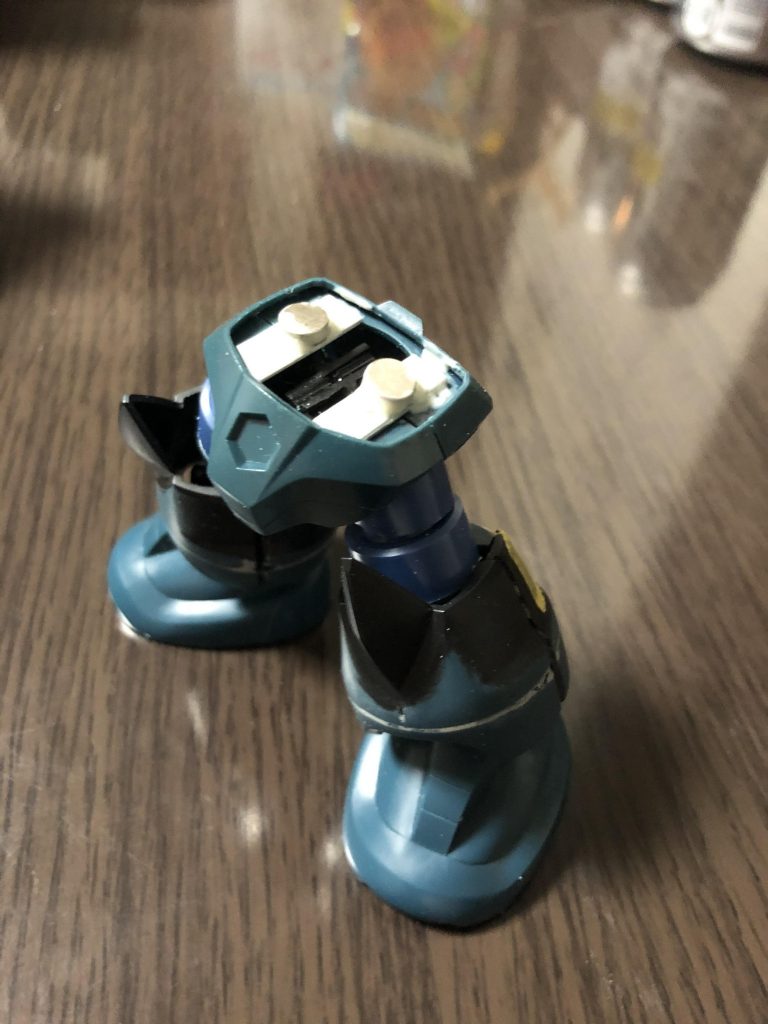 腰はネオジム磁石で接続できるようにしました！