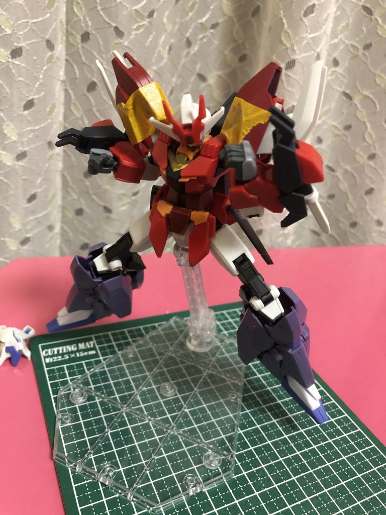 こちらも元々は腕に武器をつける予定だったのですが、ちょっとイメージと違ったので、今回は見送りました。今後強化形態で採用するかもしれません。