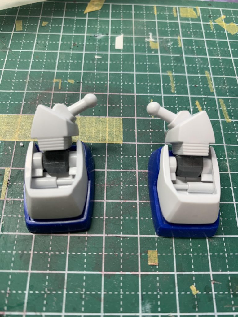 足をボールジョイント化し、表情をつけられるようにしました。