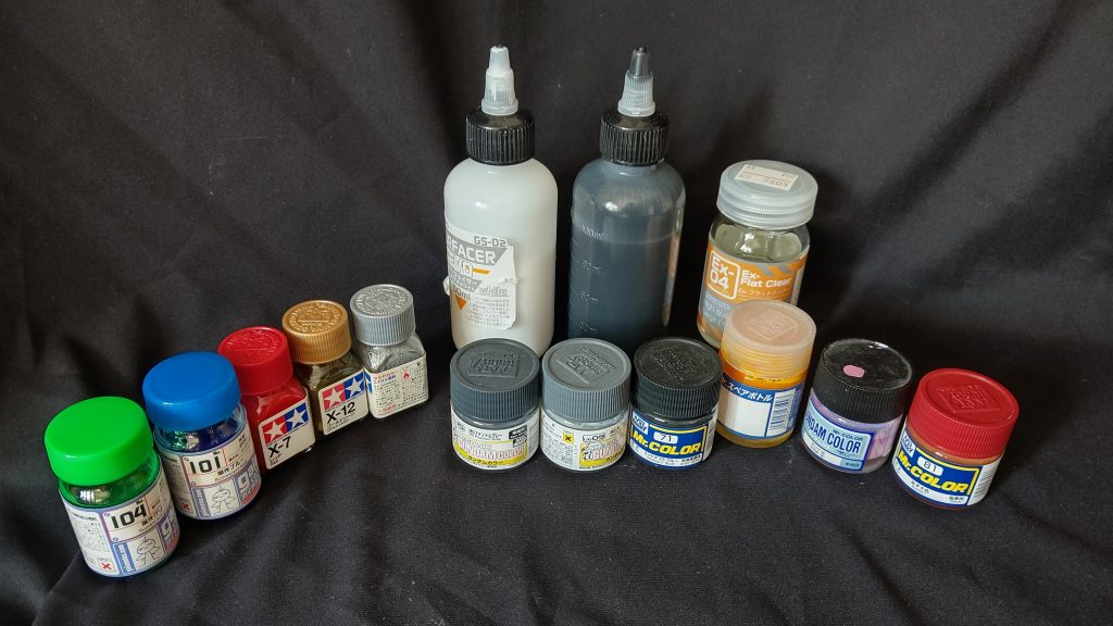 今回使用した色各色吹いたあと全体に艶消しﾌﾗｯﾄを吹いてます。