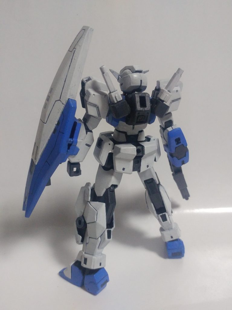 背面。基本はケルディムガンダムサーガにガンダムシャイニングブレイクのパーツを盛る形になります。所々にラファエルガンダム等のパーツを使い形状そのものはシンプルに。