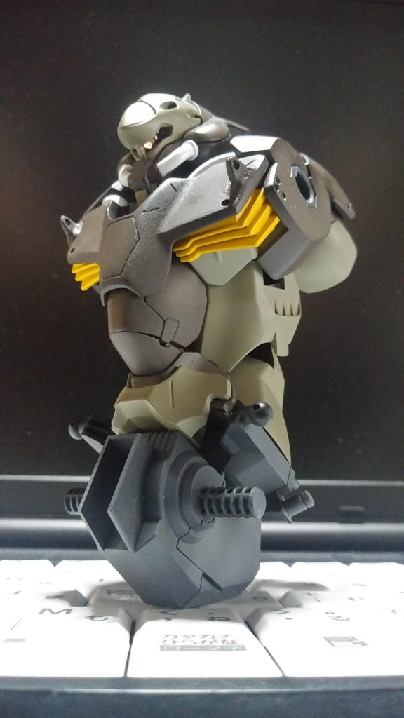 制作途中です。ワイヤーフック自作しました。後頭部から光ファイバーが突き出ています。