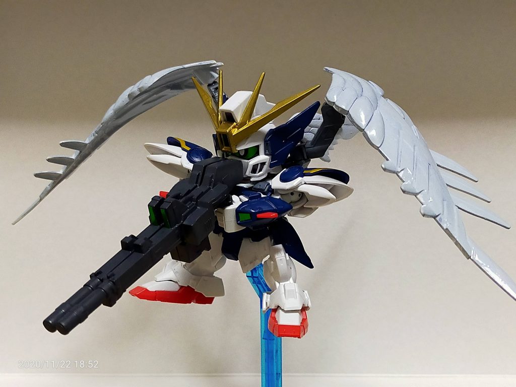 ラストシューティングSDフレームだと、ライフルと顔のスペース、肩の関節とかがギチギチ。