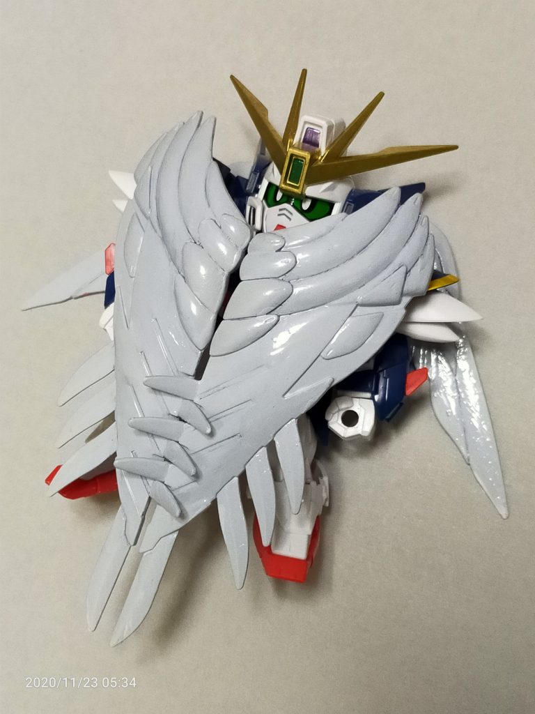 封印状態大気圏突入モードを横にしただけもこもこの羽毛に包まれて温かそうだね