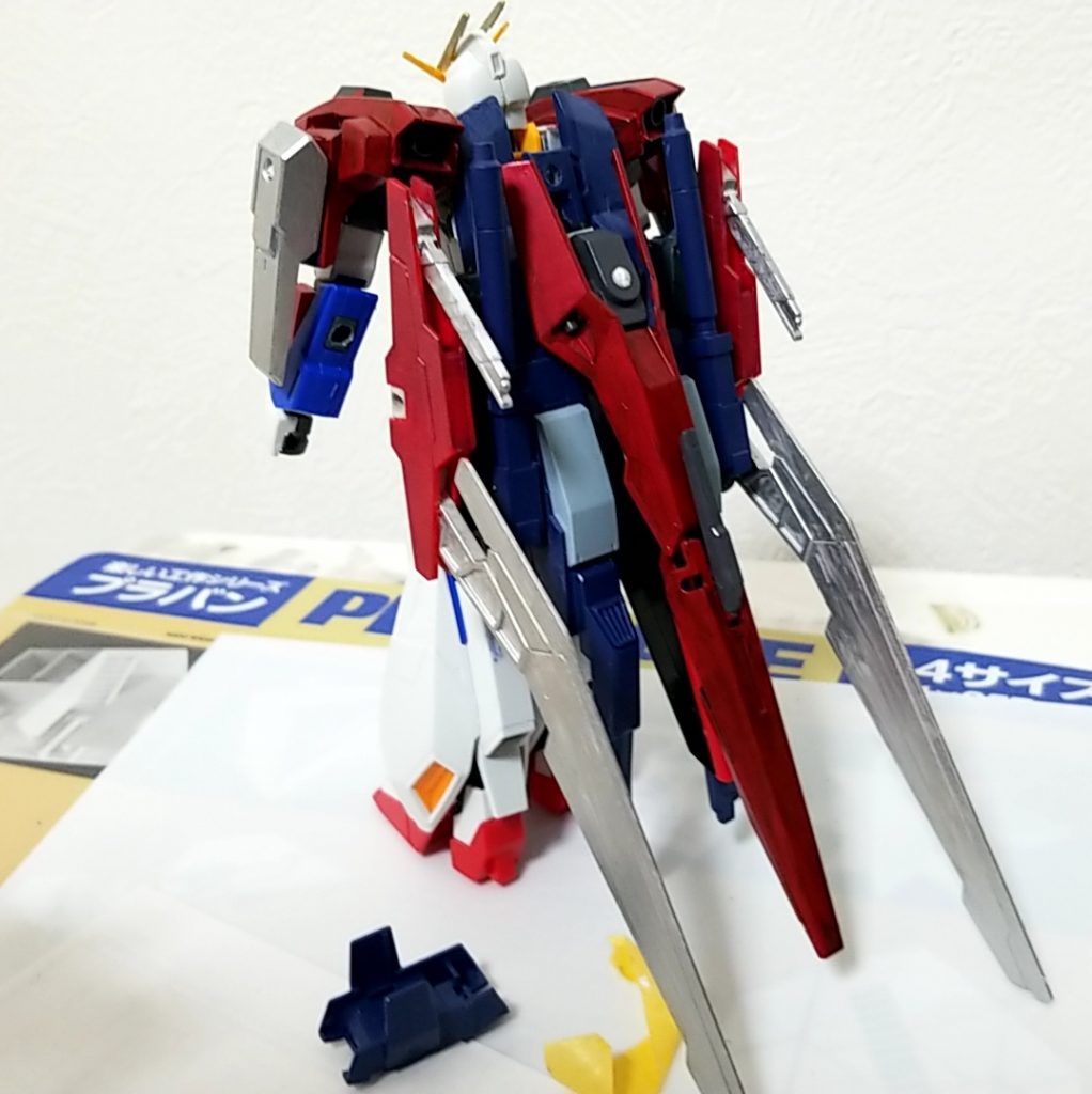 機首と羽はライトニングバックウェポンシステムmk3のものを使用あと腕部にビルドガンダムmk2のアーマーを付けてみた