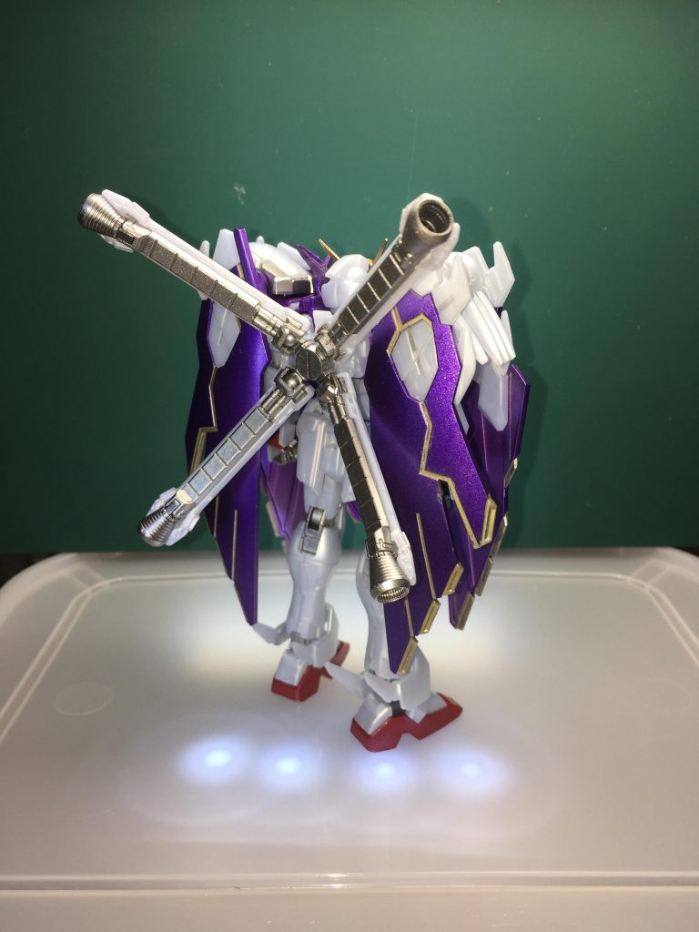 フルクロス部分をもっと暗いメタリックにしようか悩んだ結果、明るいメタリックパープル調に、この部分はマジョーラ風に塗装できたのがかなりお気に入り。