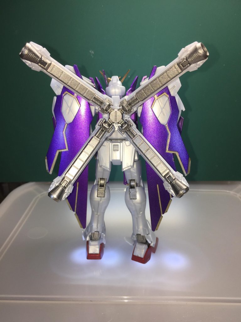 逆に言うとホワイトパール以外は全てメタリックで塗装。一部はキャンディ塗装で塗装してます。