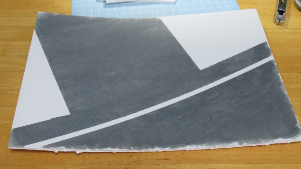 ジオラマ用の塗料でアスファルトを再現しました。