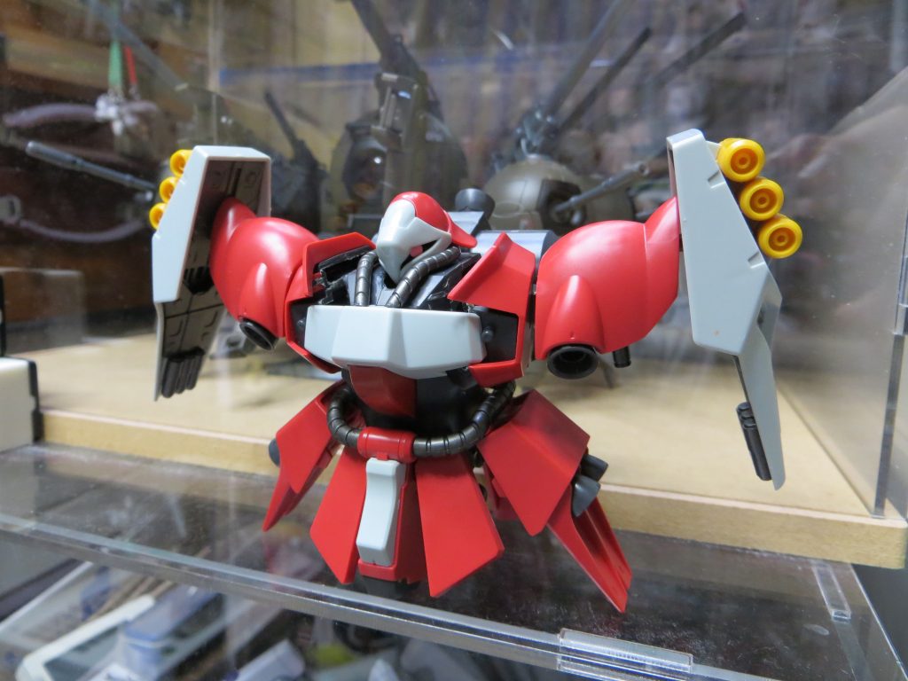 ドライセンでも行った胸部の幅増し。しかし、増しすぎたのでこの胸部はボツ。