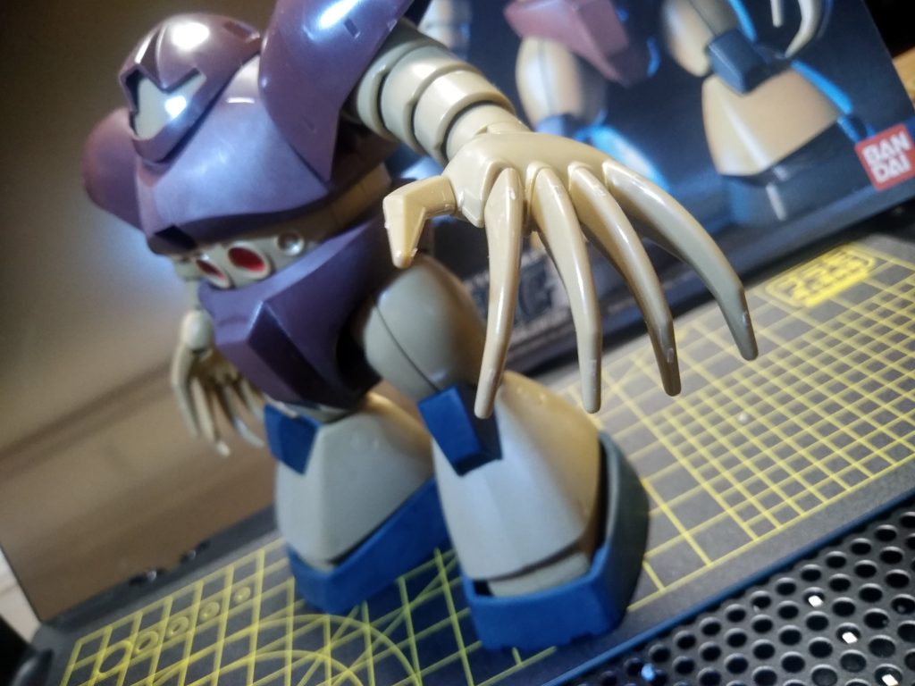 素組みでも十分かっこいい。20年以上前のキットとは思えませんな('ω')