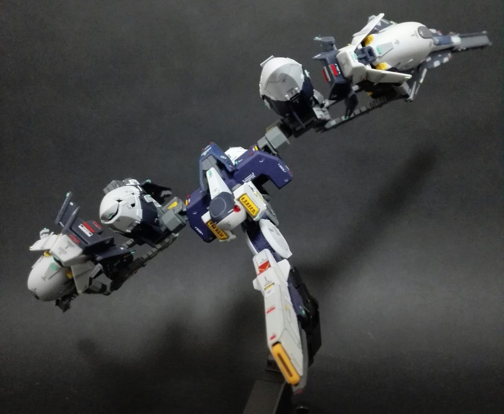 強化型ウィンチ･キャノンを左右に位相させた状態です。新鮮な感じがします。