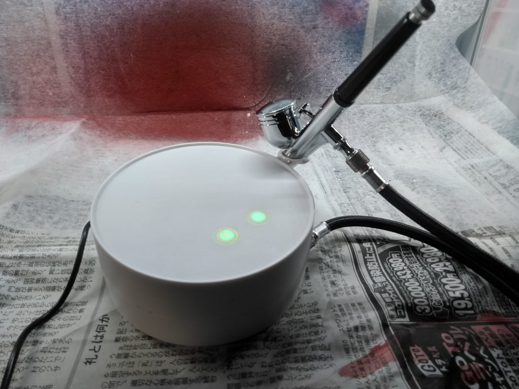 今回使用したエアブラシ。安物ですが私のような初心者にはこれで十分。塗装するのがさらに楽しくなりました。沼にどんどんはまっていく~w