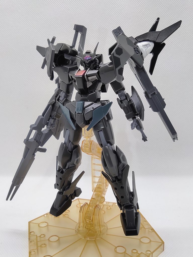 一番黒い黒はmr.カラーGXのウイノーブラック肩や腰、足などはNAZCAカラーフロストマットブラック薄い灰色はガイアカラー ニュートラルグレーⅣとⅤを混ぜたもの関節はメカサフ ヘヴィー頭部や胸部はマジョーラ アンドロメダ