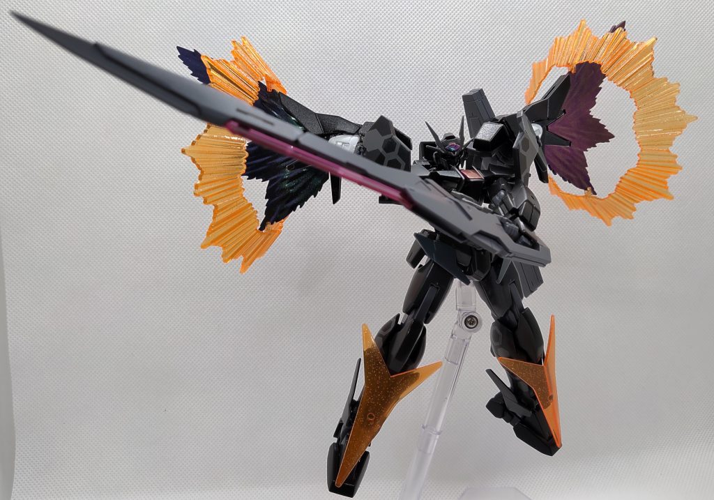 ハイヤーザンスカイフェイズ本家と違い悪役っぽさがスゴイ自分が作ったダブルオースカイということでGN粒子系は擬似太陽炉に合わせてオレンジにしました。自分が作成した00系オリジナルMSは擬似太陽炉にするポリシーがあります。