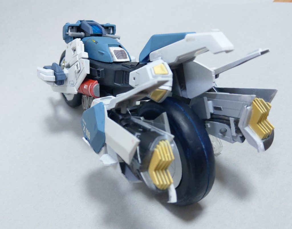 MS用のエンジン技術を転用したのでパワーに困ることはない!(真後ろの車は黒焦げとのこと)