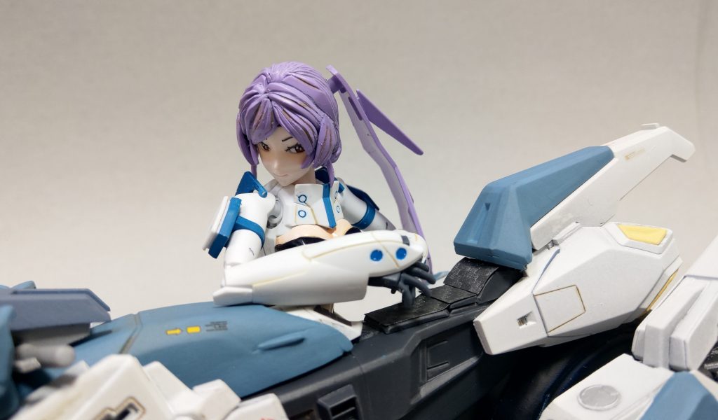 『ご静聴ありがとうございました。アナハイムエレクトロニクスの新型バイクMSZ 006コラボモデルは来月発売。9980万イェーン(税別)です!よろしくお願いいたします。』