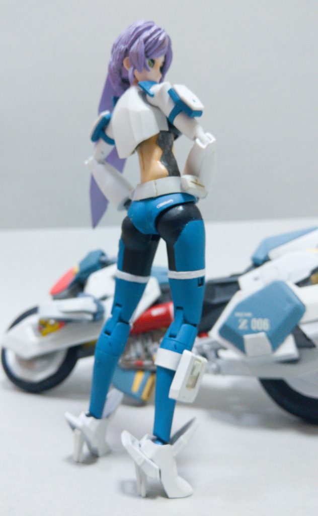 『あ、このスーツも同時発売ですのでよろしくお願いいたします。』