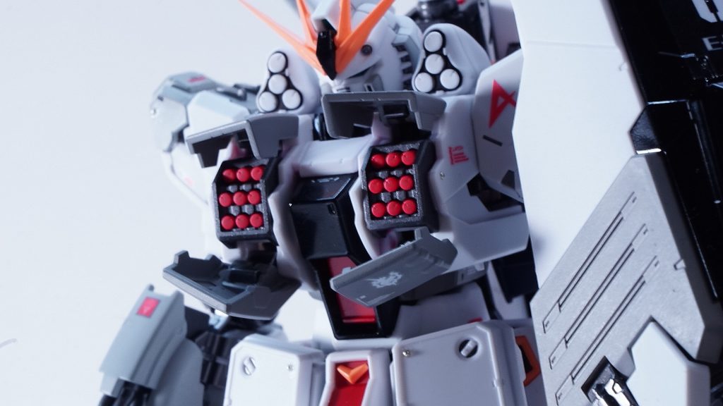 細かい所なんかも塗ってあります。RGはほんとやる事ないですね。