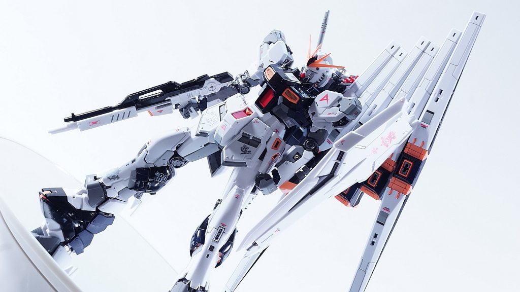 通常にν。痩せてみえるから不思議。今回、白系統はつや消し。グレーは2種類使って濃淡つけてあります。黒系統も2種類。こちらは光沢にしてます。