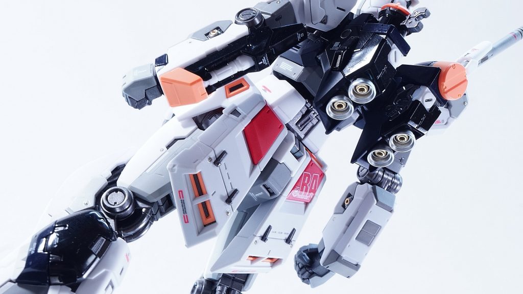 例によってメタルビーズでディテールアップしてます。