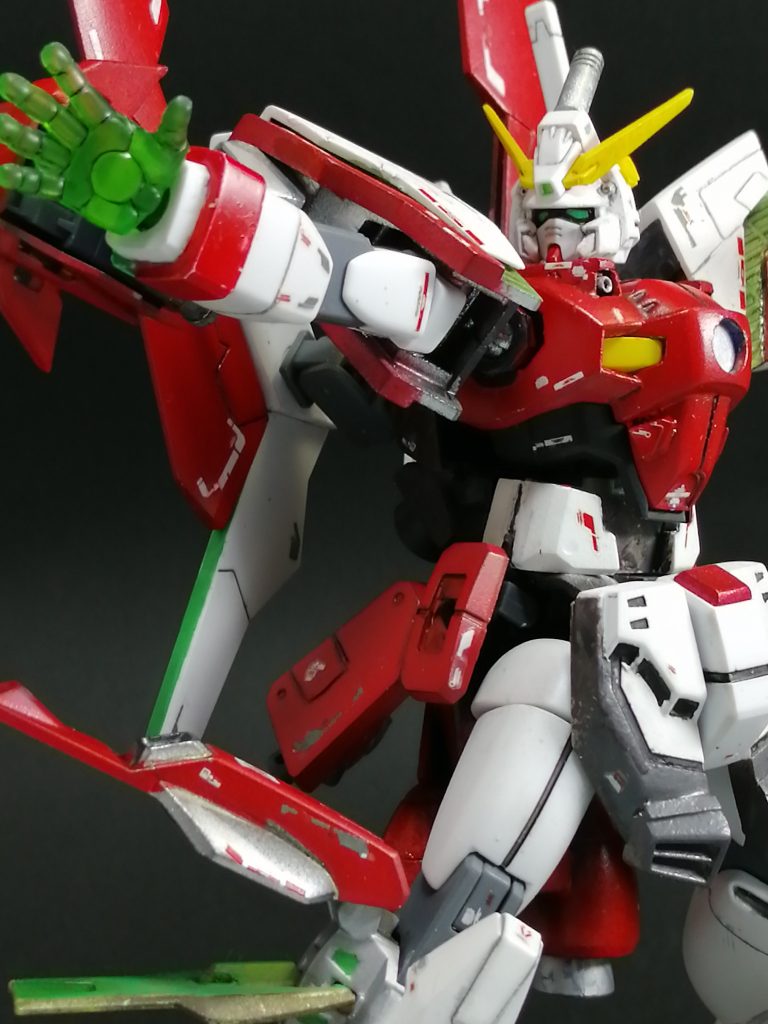 「必殺シャイニングフィンガー」は同様に使えます。HGUCガンダムMarkⅡ用の水転写デカールを各所に配置しました。水転写デカール、難しい!イメージ通りの場所へ綺麗に貼れない、貼った廃位が気づいたら剥がれ落ちる!流し込み接着剤で定着化させようとしたらデカールが溶け落ちたり塗装箇所の色が変わってしまったり(後から、マークフィッターや木工用ボンドを使えばいいと知りました・・・)。