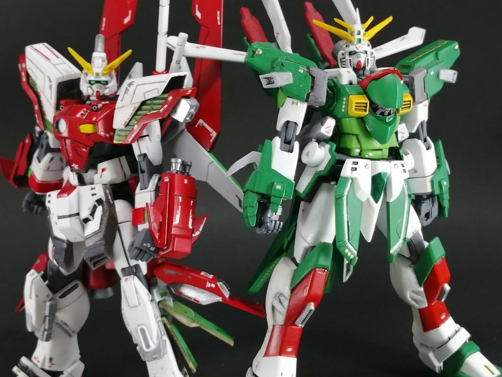 以前作成したゴッドガンダム(https://gumpla.jp/hg/187165)と並べて。3年近く前に作ったゴッドですが、元キットの良さに助けられているな・・・・という印象を強く受けます。今の経験値で再び同じような改造にチャレンジしたら、ひょっとしたらもっとイカしたゴッドガンダムがミキシングできるかもしれない・・・・という想いを持ちますね。