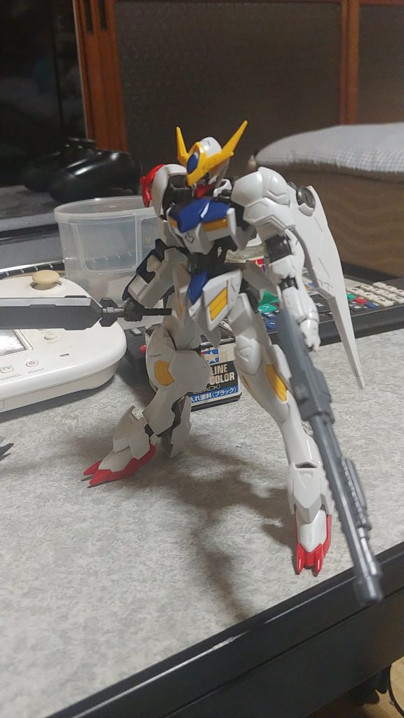 武装は近距離戦闘を重視しています