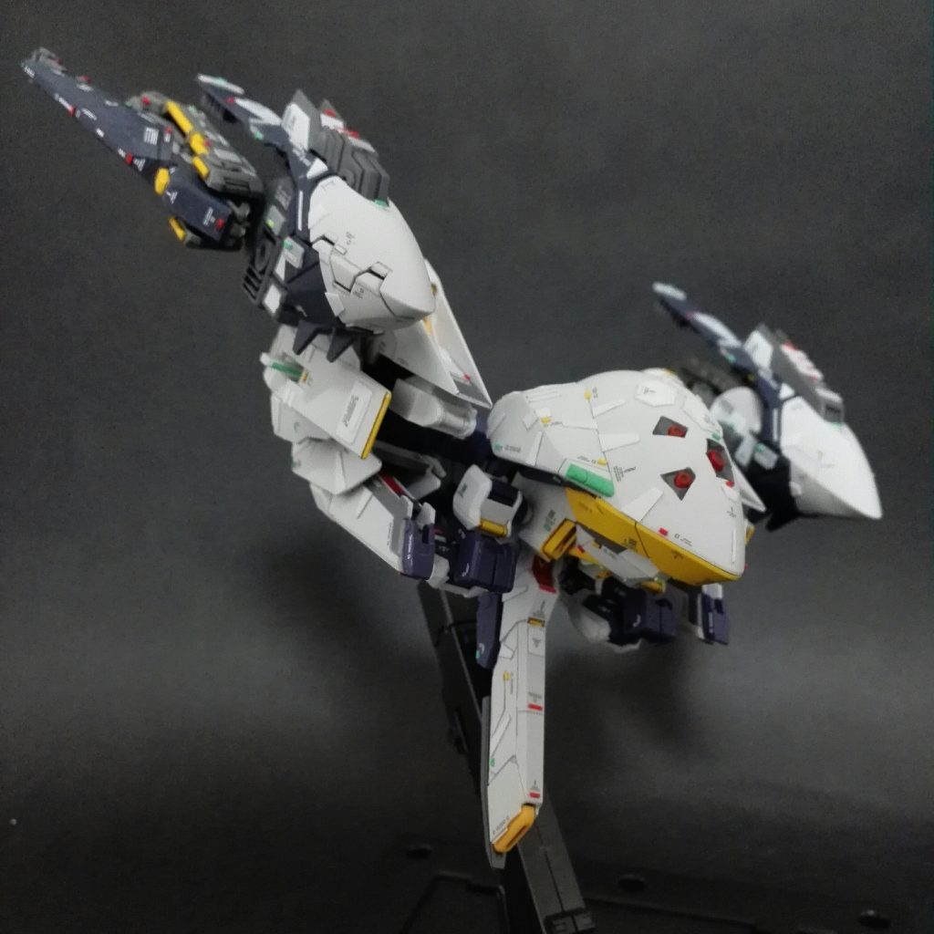 ここからはウーンドウォート･ラー(第一形態)のMA(モビルアーマー)形態です。