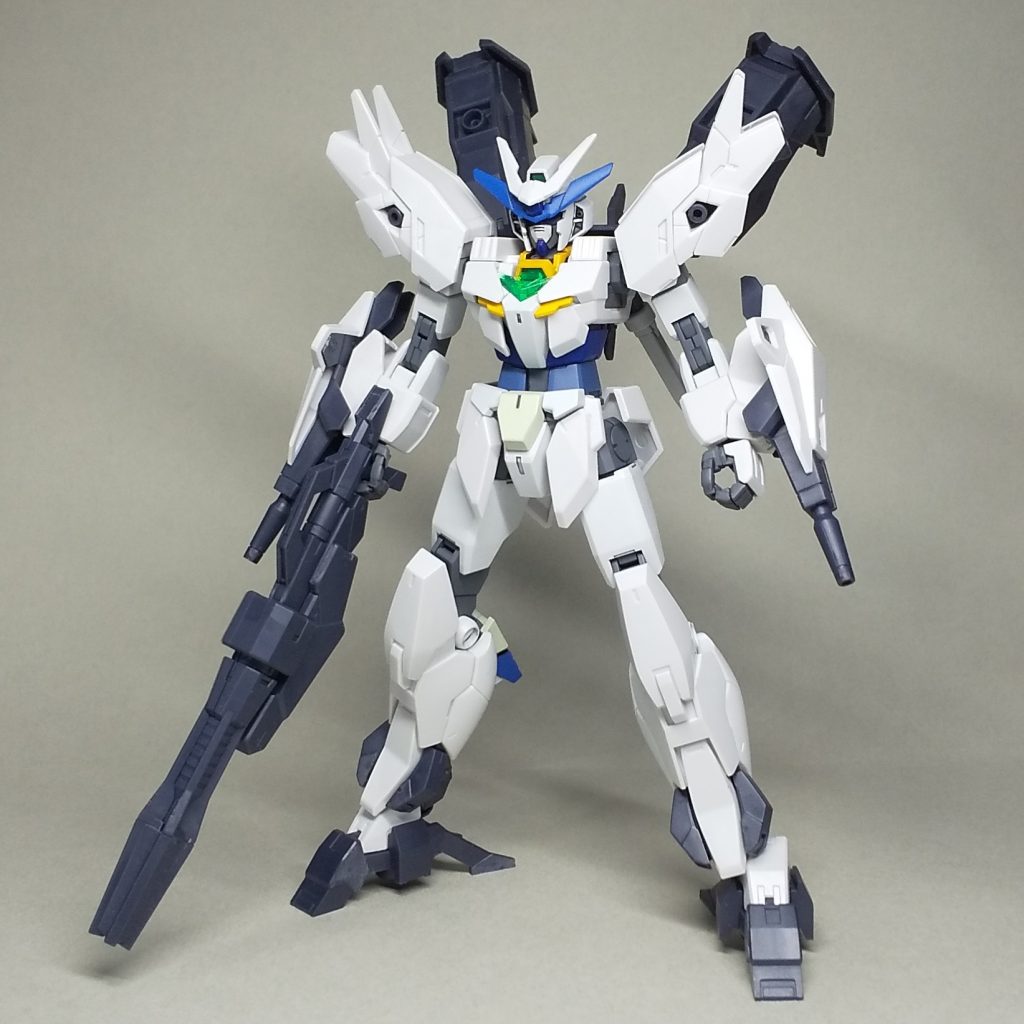 ジュピターアーマーを装備させ、ジュピターヴガンダムにしてみました。ジュピターアーマーと武装は無塗装です。赤い部分がなくなると、ガンダムバエルのようなすっきりした感じになります。ジュピターアーマーをコアガンダム2に装備した際は、白の部分が増えたことで赤がうるさく感じました。