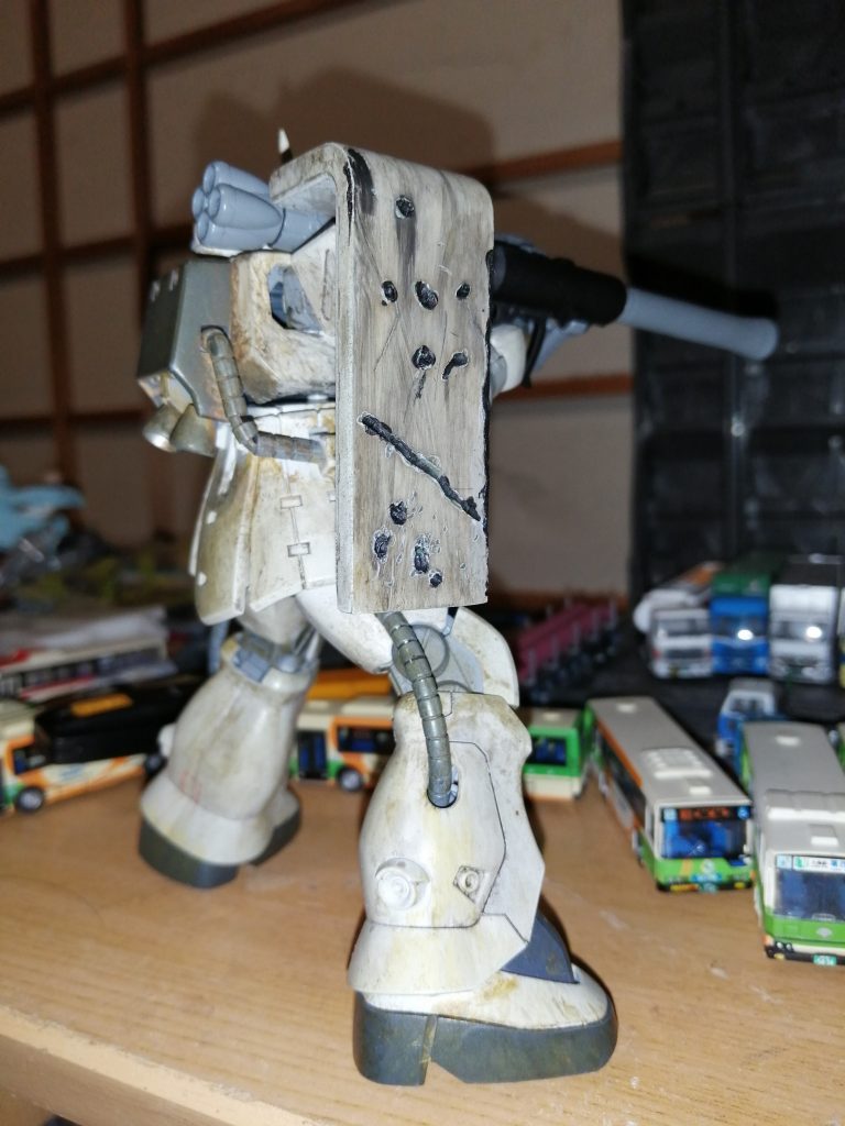 被弾跡と全体的なウェザリングを施しました