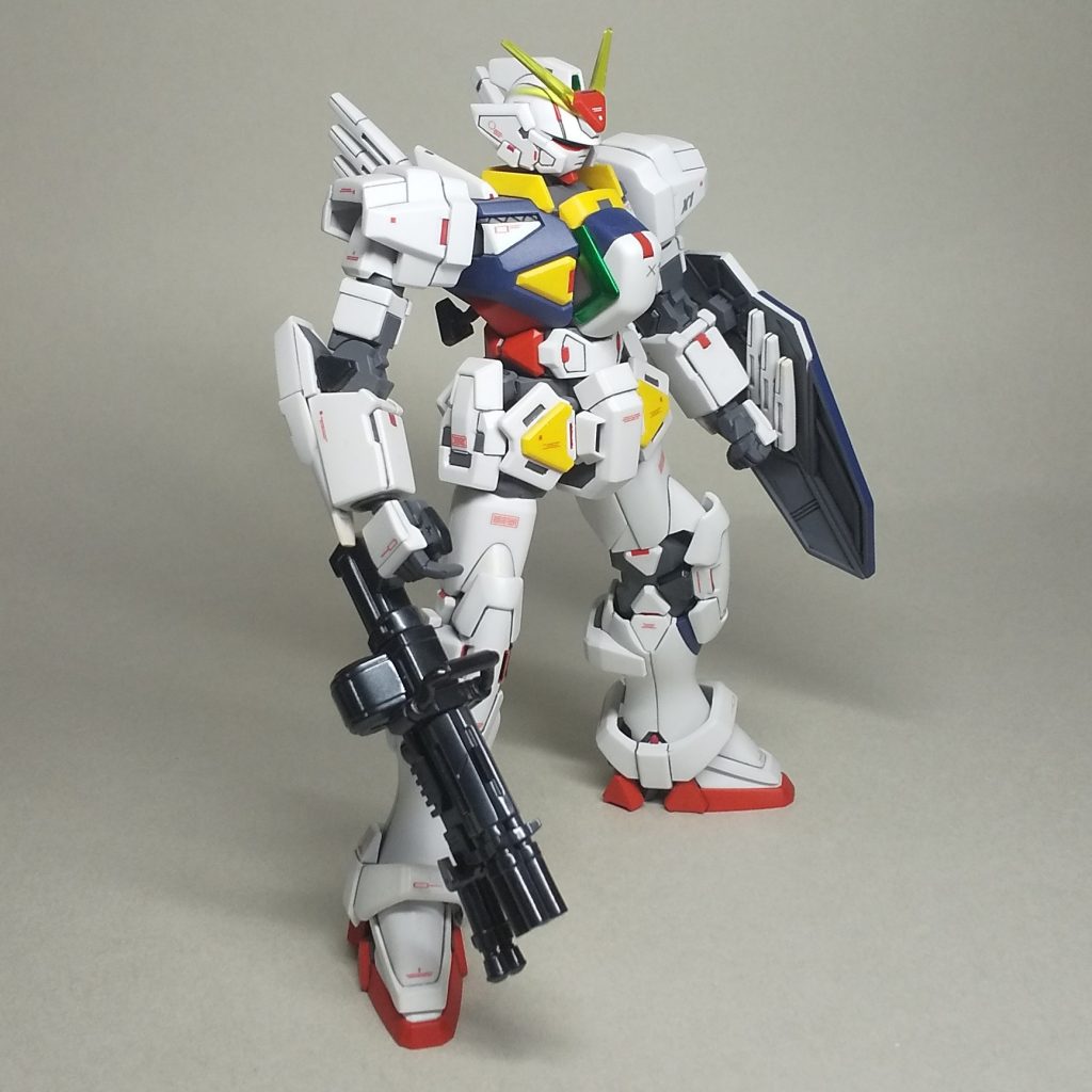 付属のライフルのデザインが好きではなかったので、「SYSTEM WEAPONS 001」のビームガトリングガン「カービン・近接タイプ」も製作しました。「SYSTEM WEAPONS 001」は、ガンダムベースで2020年現在も販売されているものではなく、過去に半完成品として一般発売されていたものを使いました。