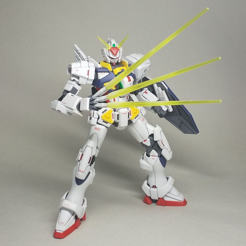 3本ビームサーベル片手持ちだいたい この装備で飾っています。